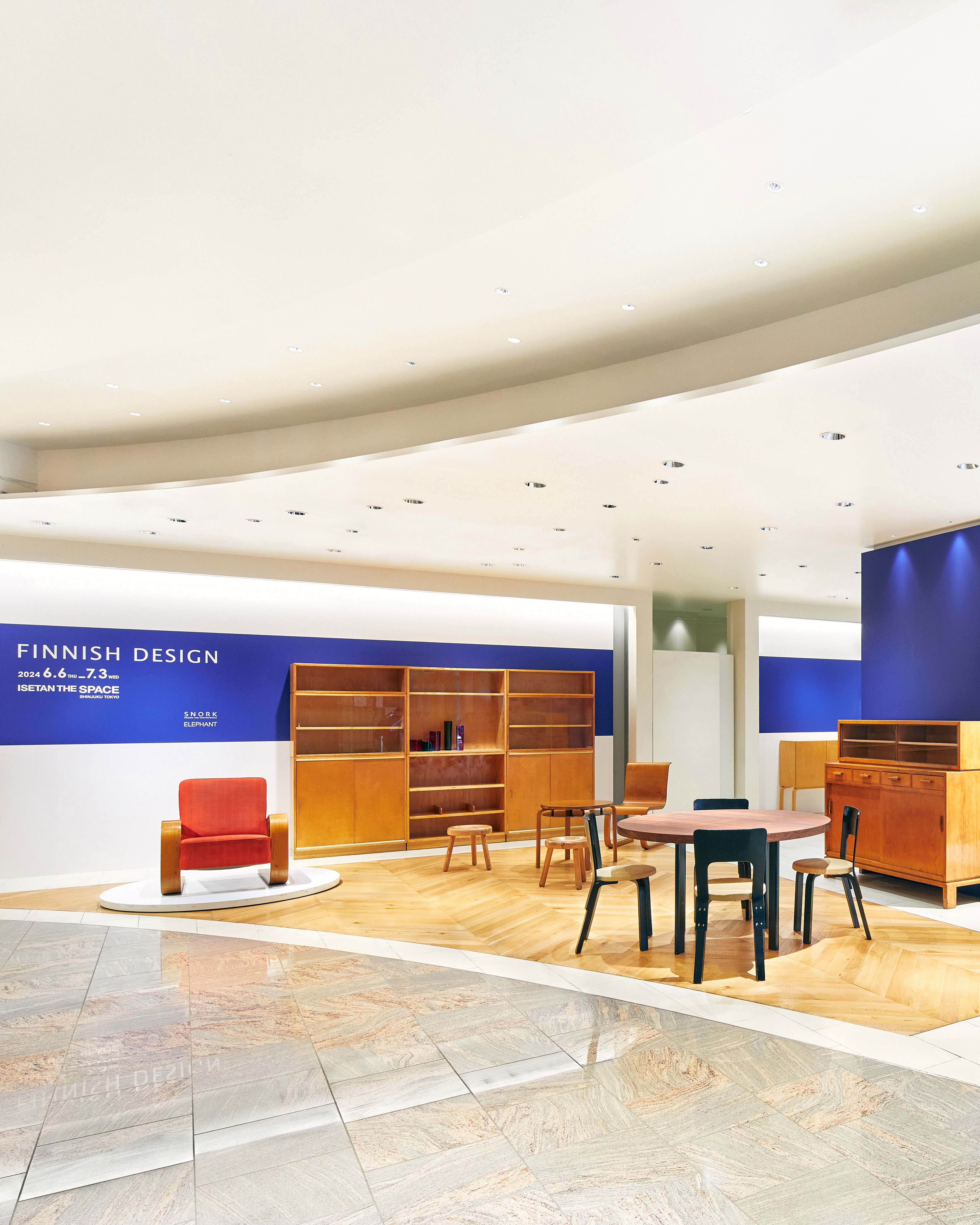 �ɐ��O�V�h�X ISETAN THE SPACE�@�uFINNISH DESIGN�v�v�����[�V������ԎB�e